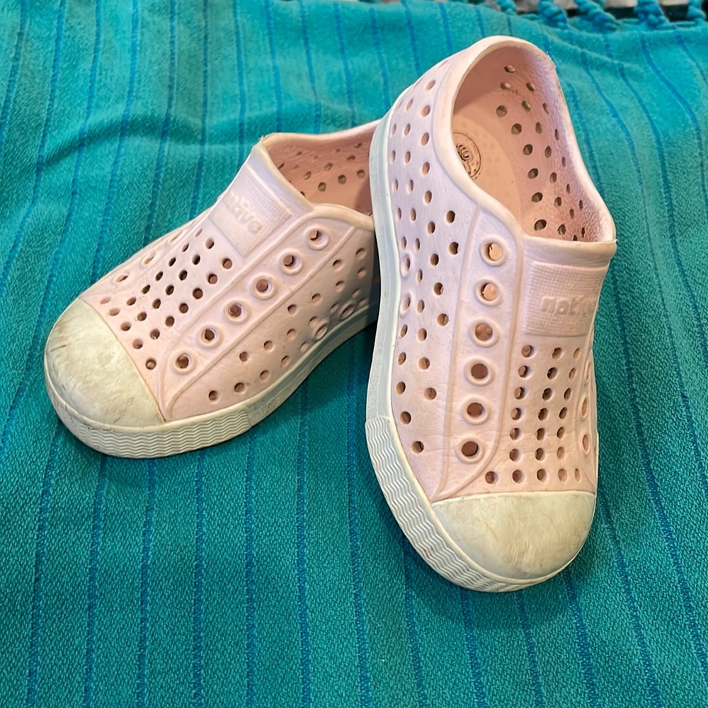 Blush pink kids native shoes